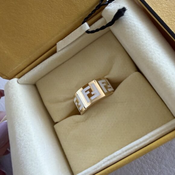 NEW FENDI RIND SIZE M Logo 100% Authentic - Picture 3 of 8